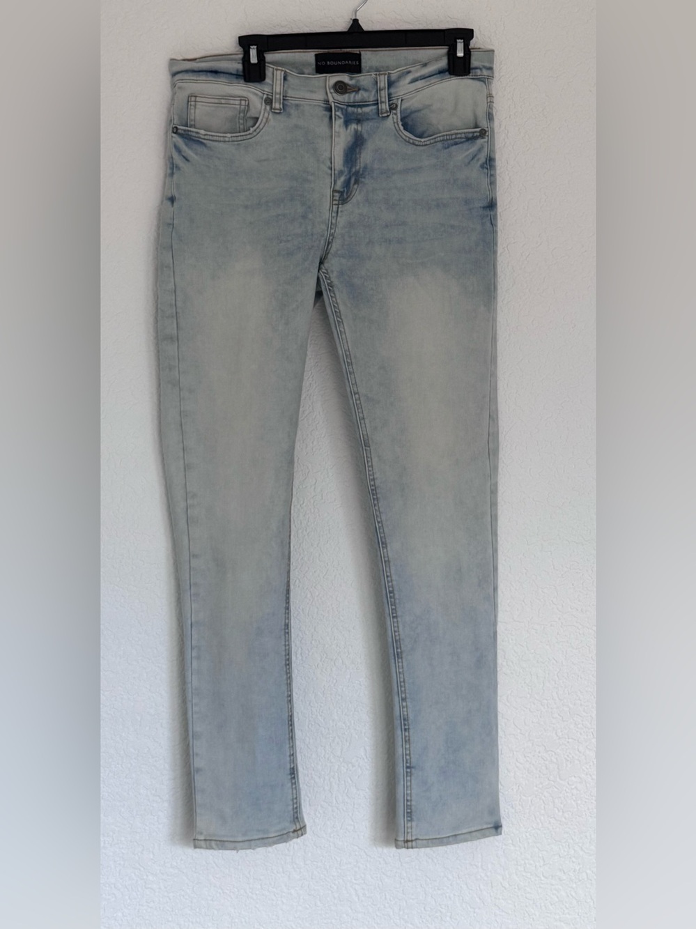 No Boundaries Light Wash Skinny Jeans - Pale Blue Women
